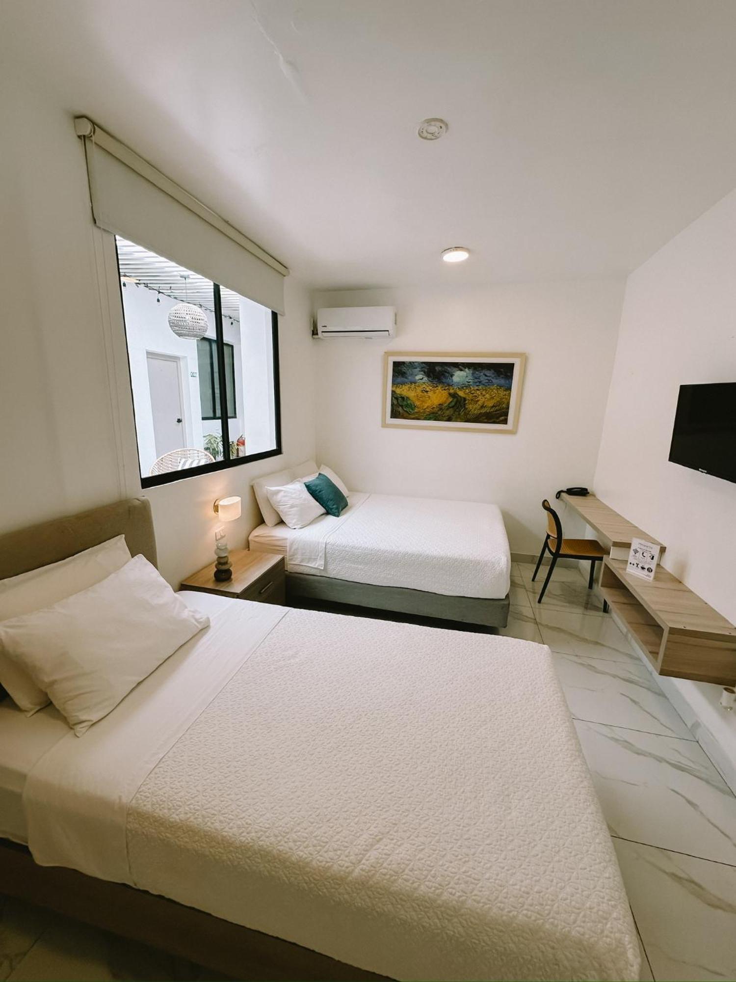 Manakin Hostal & Resto Манта Екстер'єр фото